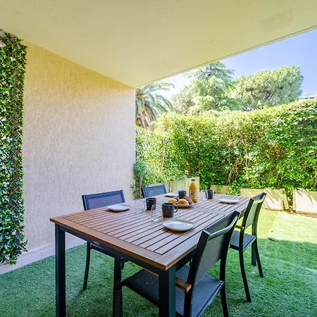 Appartement Beautiful 2-bedroom Apartment, Garden, Swimming Pool, Sea Within Walking Distance *