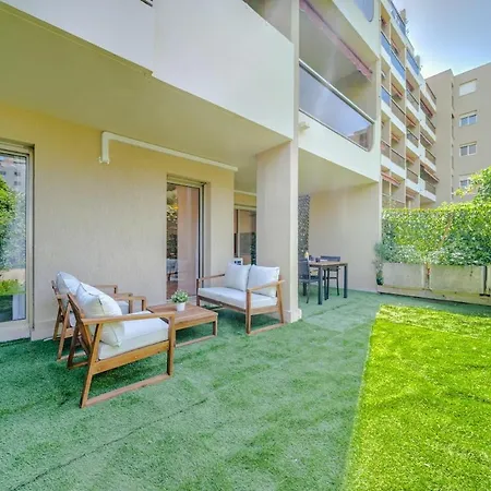 Beautiful 2-bedroom Apartment, Garden, Swimming Pool, Sea Within Walking Distance Appartement Nice